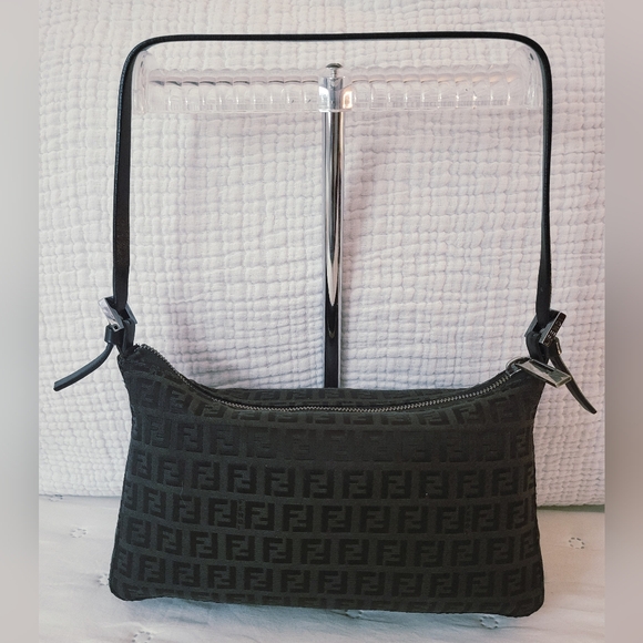 Fendi Handbags - Fendi Pochette